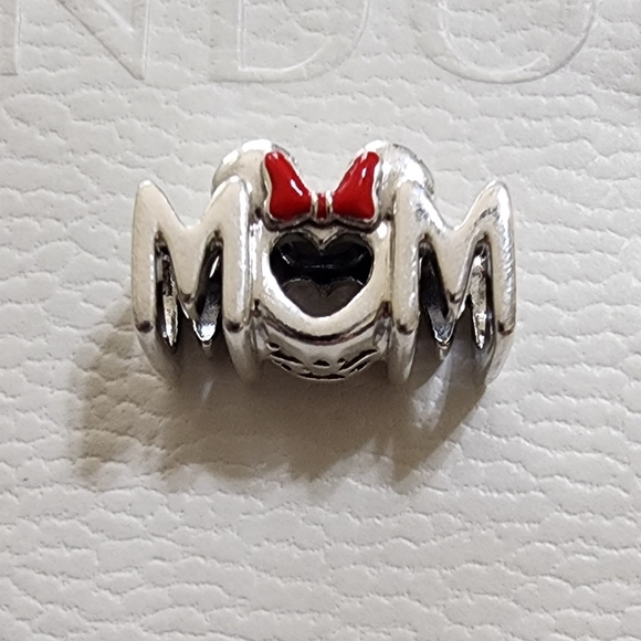 Pandora Disney Minnie Mouse Bow & Mum Charm - Picture 2 of 10